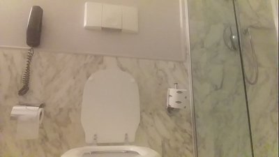 En la bañera con una pelirroja