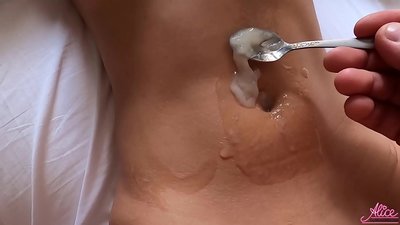 Mamada profunda y sexo apasionado primer plano - esperma comido