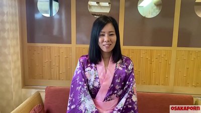 Una esposa japonesa de 41 años engaña a su marido y los chicos tienen sexo por dinero Perra asiática le encanta el sexo coño peludo negro, tatuajes y mamadas. masturbándose de pie perrito IFOM OSAKAPORN