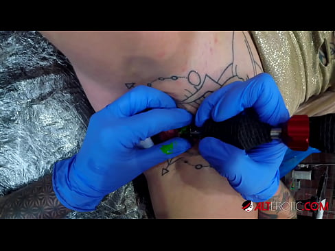 ❤️ Extremadamente tatuado hottie Sully Savage consiguió un tatuaje en su clítoris ❤❌ Super sexo en es.com-porn-mz.ru ❌️❤️❤️❤️❤️❤️❤️❤️